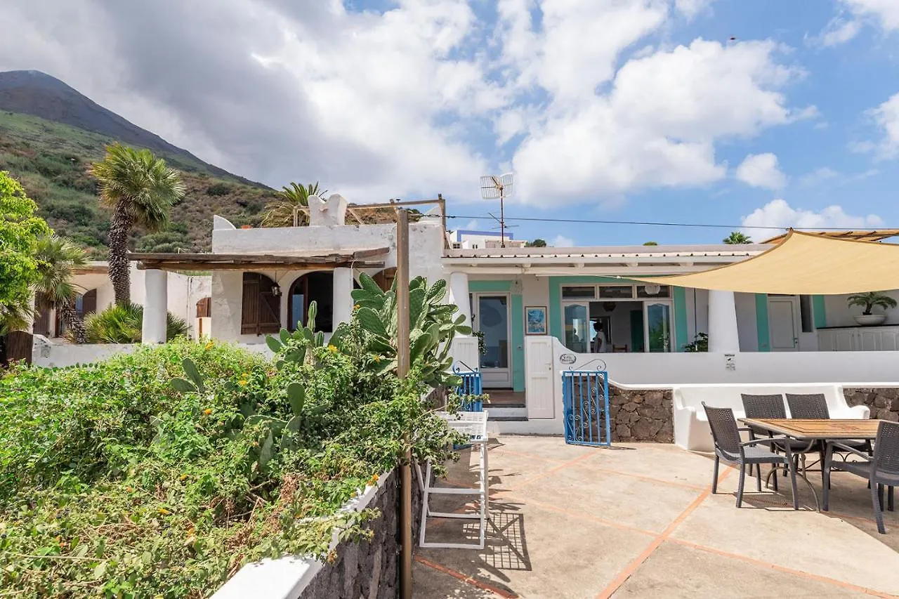 Dom wakacyjny Villa Mareblu Luxury Holiday Apartment Direttamente Sul Mare Stromboli